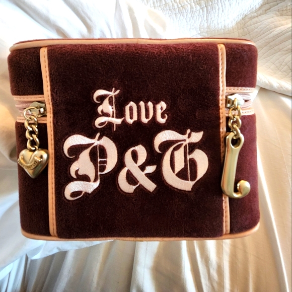 SOLD Juicy Couture Train Case Make-Up Bag - Picture 2 of 7